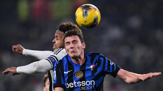 Inter në telashe para ndeshjes me Barcelonën, mbrojtësi dëmtohet ndaj Romës dhe rrezikon të mos luajë