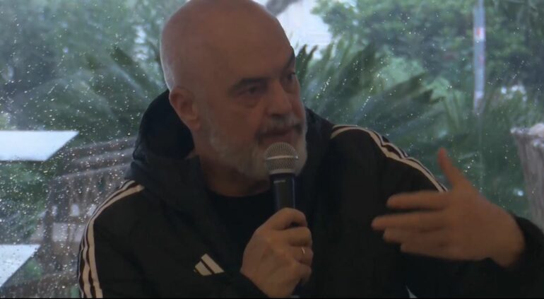 “Investimet e qeverisë dhe bashkive do të vijojnë të rriten në turizëm”, Rama thirrje sektorit privat: Rrisni pagat për punonjësit!