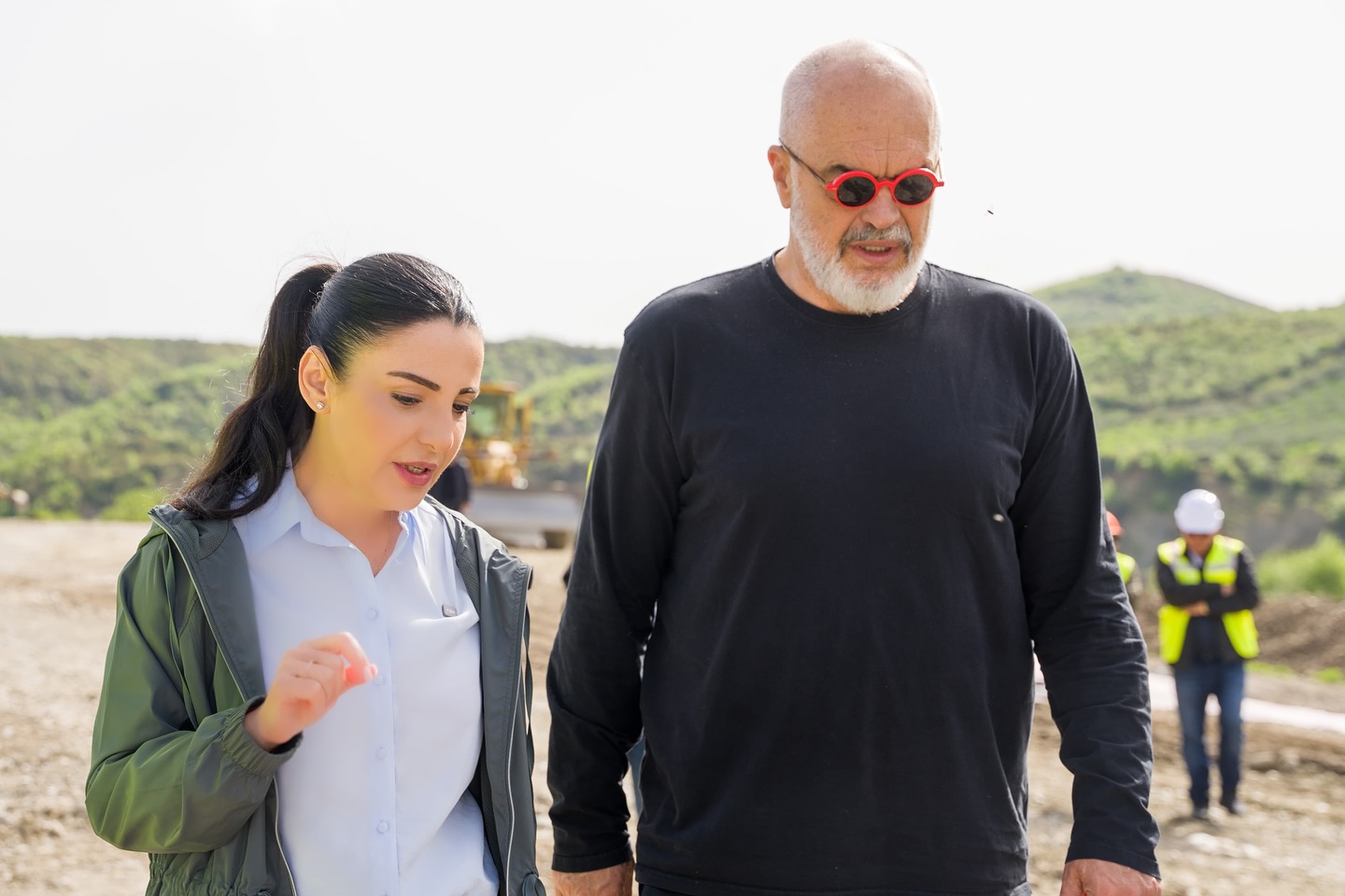 Investimi në aksin Elbasan-Lekaj, Balluku: Kantieret e infrastrukturës, provë e transformimit të rrjetit rrugor shqiptar