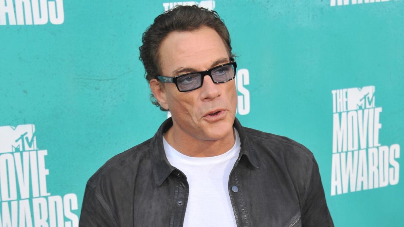Jean-Claude Van Damme akuzohet për marrëdhënie seksuale me gra që ishin viktima të trafikimit