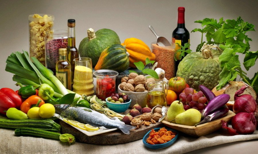 Jetëgjatësia varet më shumë nga ushqimet, thotë mjeku