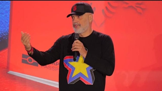 “Ka disa që se dinë çfarë përfaqëson bufi i kënetës”/ Rama thumbon Berishën: Shkoni në youtube dhe bëni search…