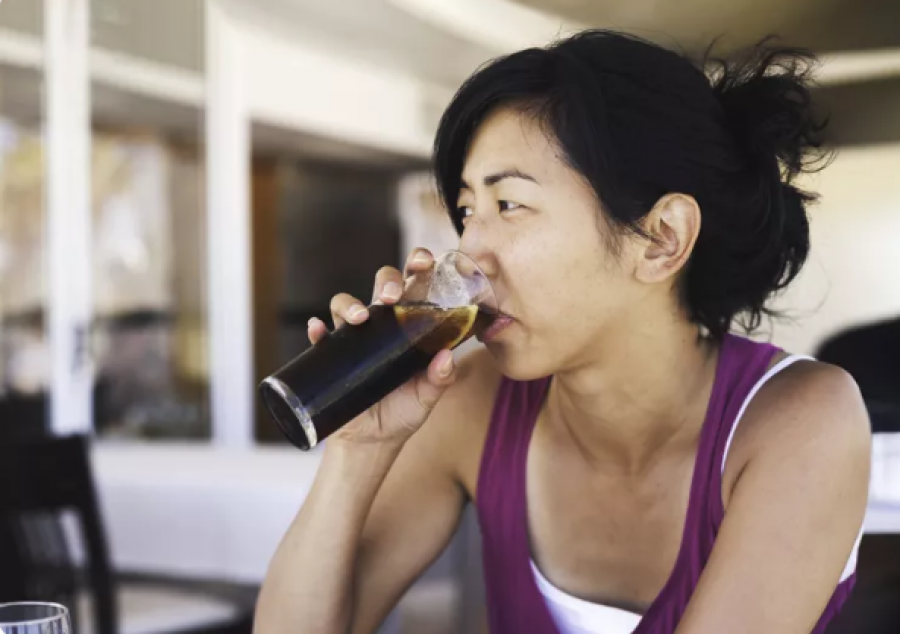 Kanceri oral dhe pijet e gazuara: Studimi i ri tregon një lidhje të mundshme