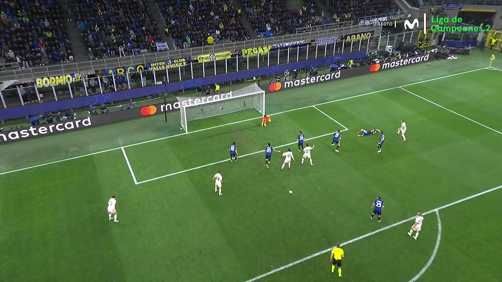 Kaneeeee! Zhbllokohet supersfida në “San Siro”, shënon Bayern dhe rihapet kualifikimi (video)