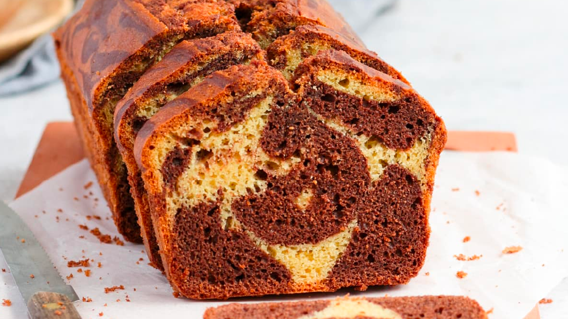 Keku Mermer – Si ta Përgatisni në Shtëpi Ëmbëlsirën e Famshme