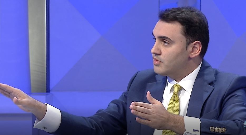 Këlliçi: Edhe në sondazhet e fabrikuara, mazhoranca nuk shkon mbi 46%, ndryshimi vjen më 11 Maj