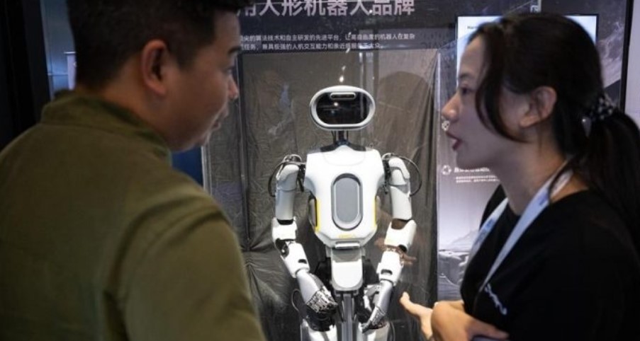 Kinë/ Shpiket roboti më i vogël amfib që ndryshon formë