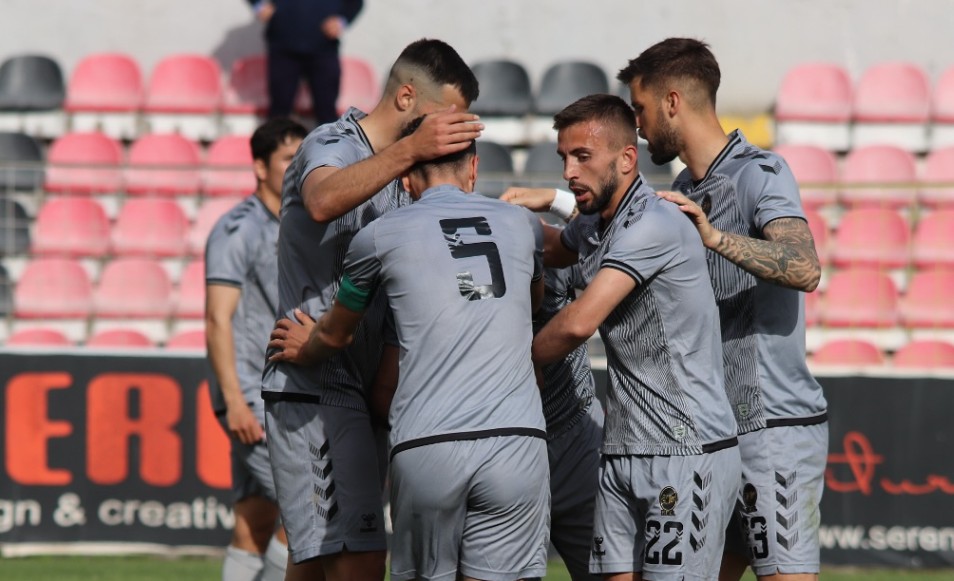 Klubi historik rikthehet pas 5 vitesh në Superiore, Besa do provojë nga play-off