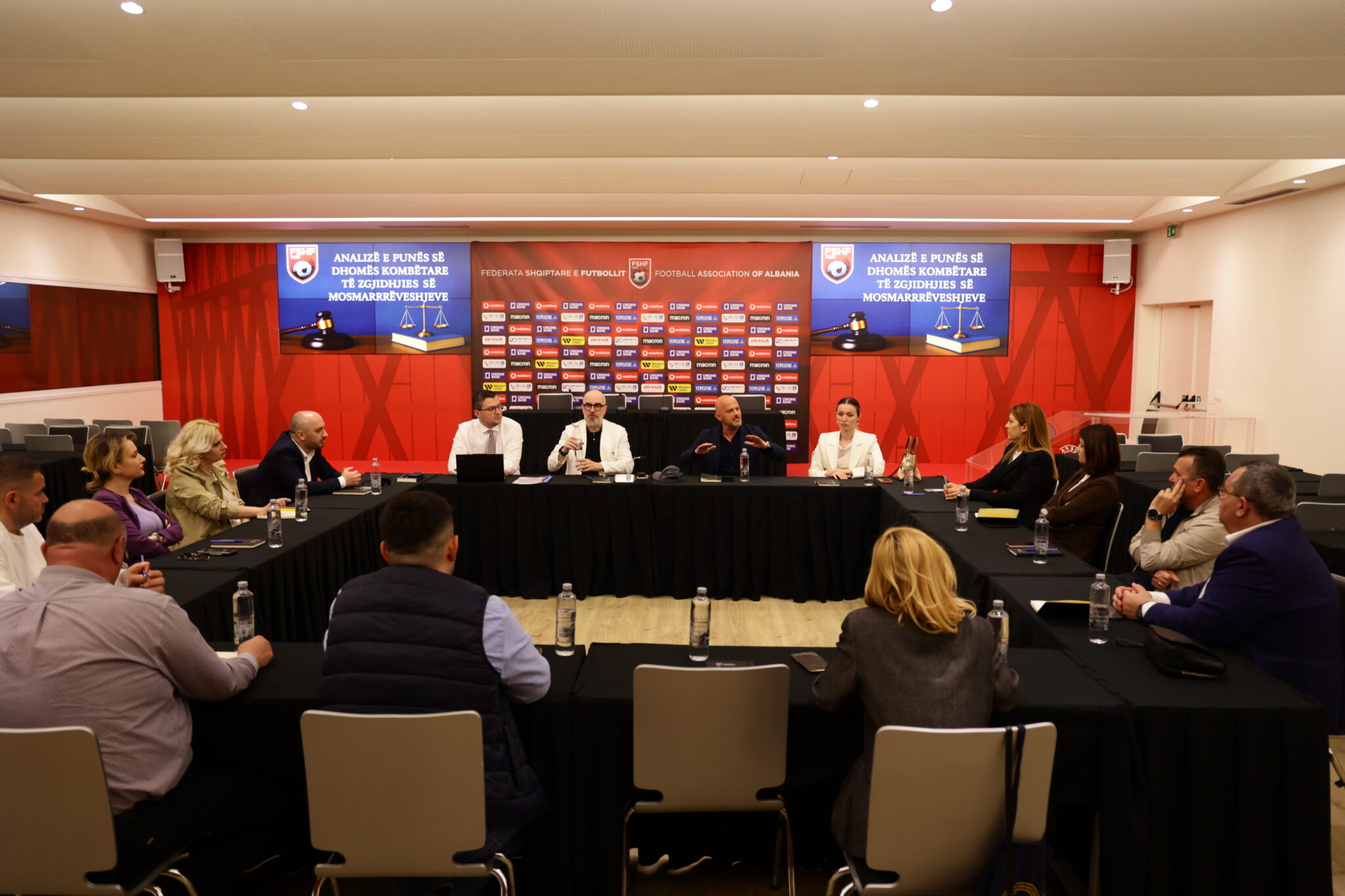 Komisioni i Licencimit, takim me Dhomën Kombëtare të Zgjidhjes së Mosmarrëveshjeve