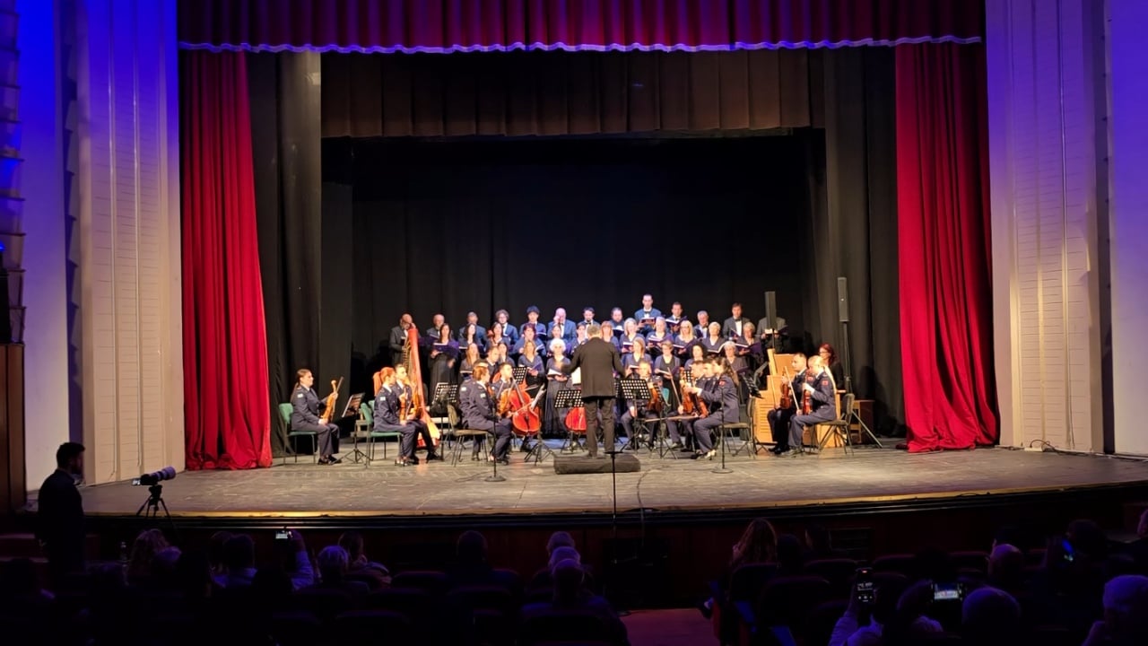 Koncert për Papa Françeskun, organizohet në skenën e teatrit “Aleksandër Mosiu” në Durrës