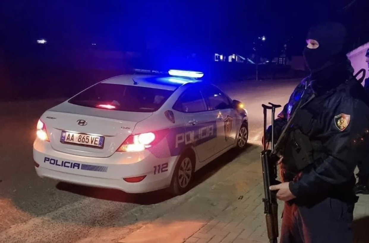 Konflikt me armë brenda familjes në Fier-Seman. Qëlloi vëllain, policia në kërkim të Zarif Konjës