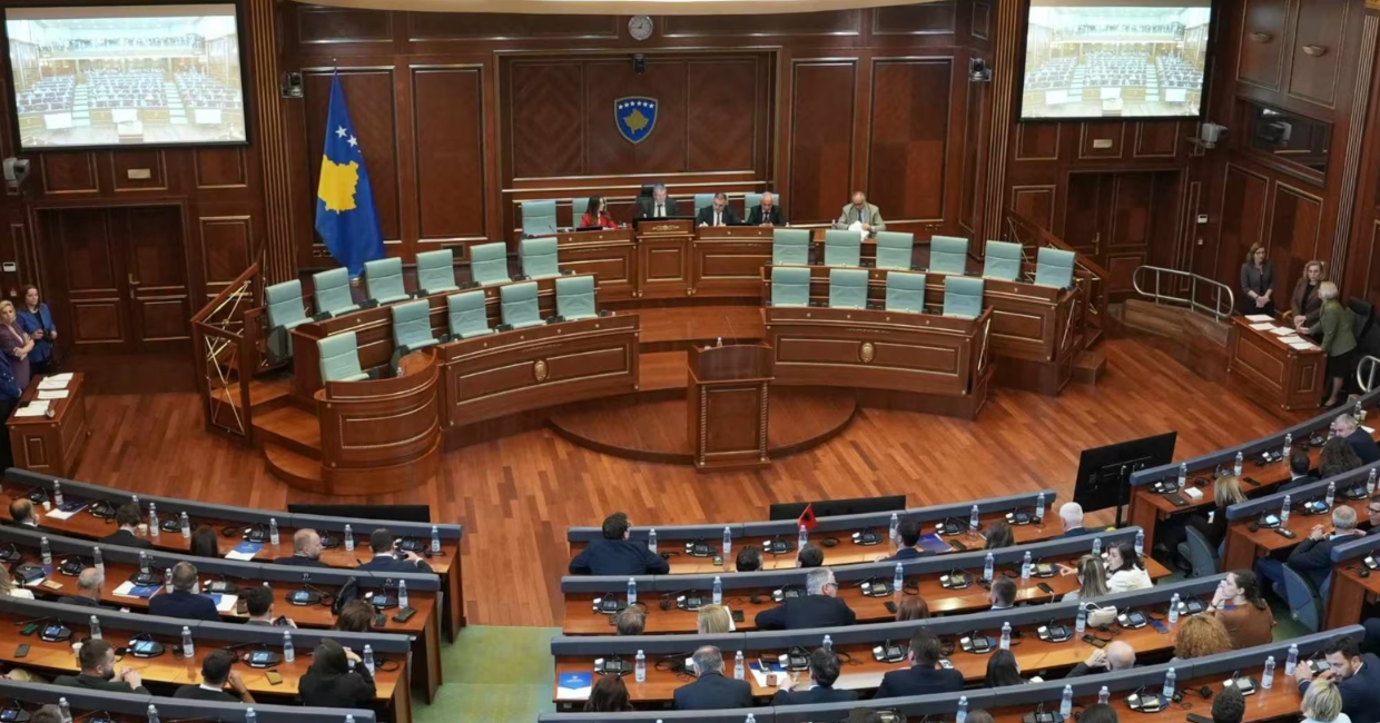 Kosovë/ Shtyhet sërish seanca konstituive, Vetëvendosje kërkon marrëveshje politike