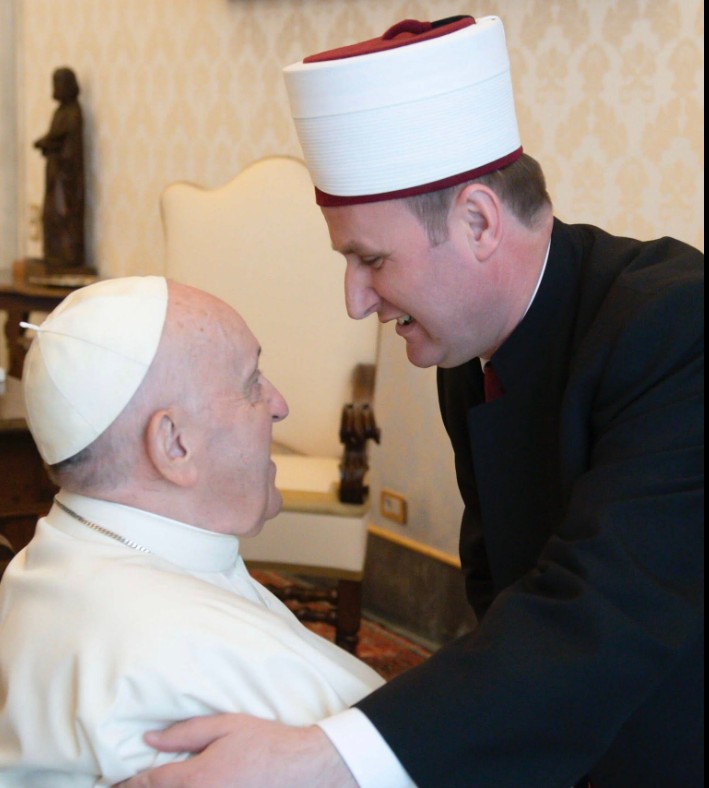 Kreu i KMSH për Papa Françeskun: Sot bota humbi një lider fetar që punoi shumë për paqe mes besimeve