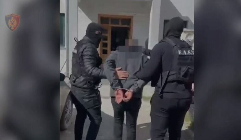 Krijoi në Itali një organizatë për trafikim të qenieve njerëzore, arrestohet në Durrës 49-vjeçari egjiptian