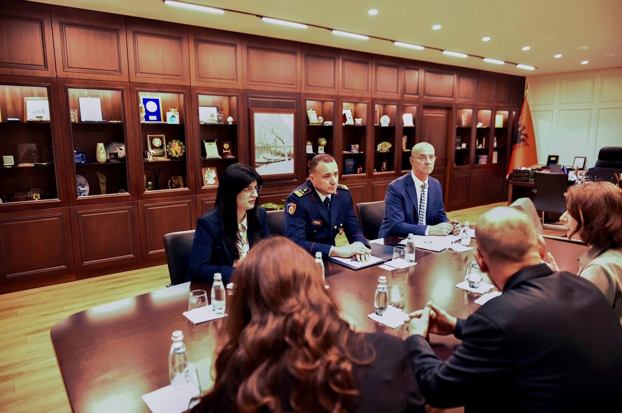 Krimi kibernetik/ Policia e Shtetit forcon bashkëpunimin me kompaninë META