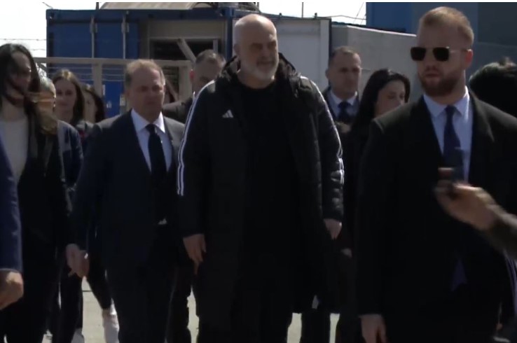 Kryeministri Rama në Portin e Durrësit, takim me përfaqësuesit e biznesit të transportit