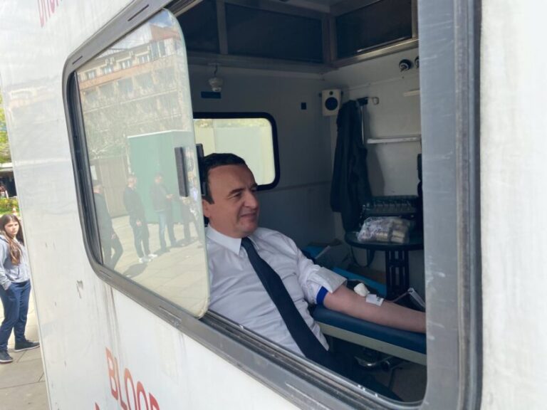 Kurti dhuron gjak, bën homazhe te shtatorja e Zahir Pajazitit