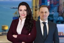 Kush është Monika Dushku, njeriu i “punëve të errëta” në doganën e Gazhelit. Lidhja me Ballukun