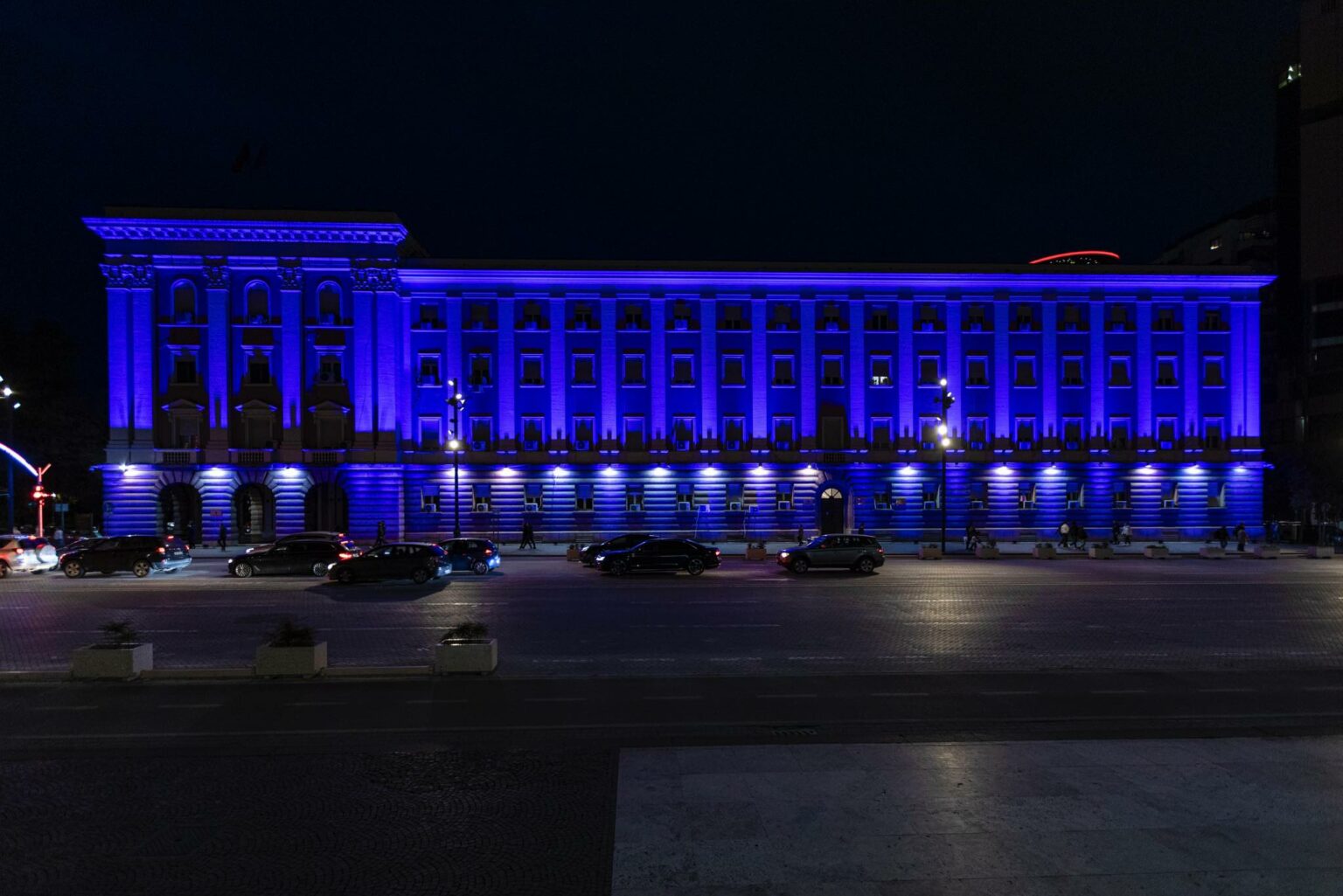 Kuvendi i Shqipërisë ndriçohet nga drita blu, Spiropali: I bashkohemi fushatës ndërgjegjësuese për Autizmin