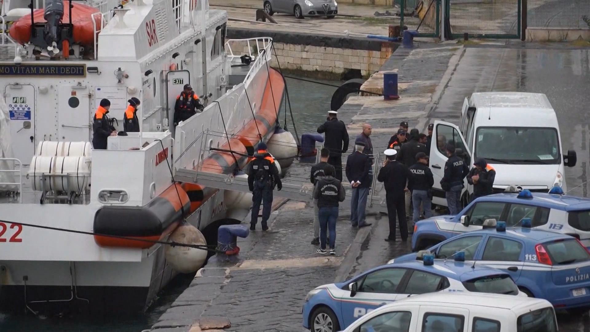 Largohen 16 emigrantë nga Gjadri. Dy riatdhesohen dhe 14 dërgohen në Itali për t’u deportuar