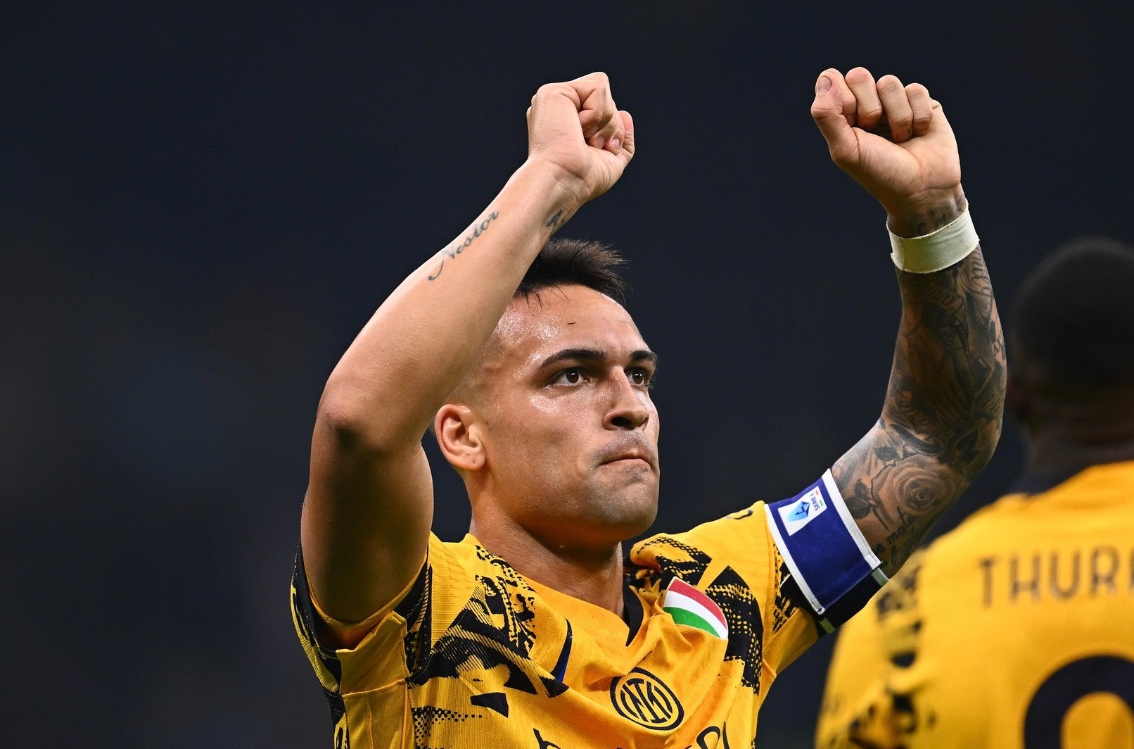 Lautaro, supersfidë ëndrrash kundër Barcelonës. Në lojë finalja e Champions-it dhe “Topi i Artë”