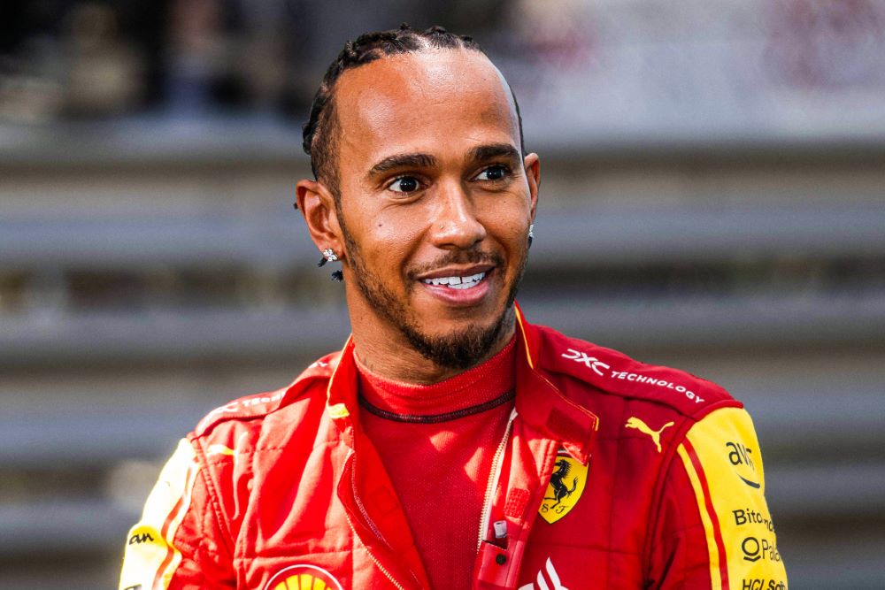 Lewis Hamilton ul euforinë: Mos prisni që unë të bëj magji me këtë Ferrari