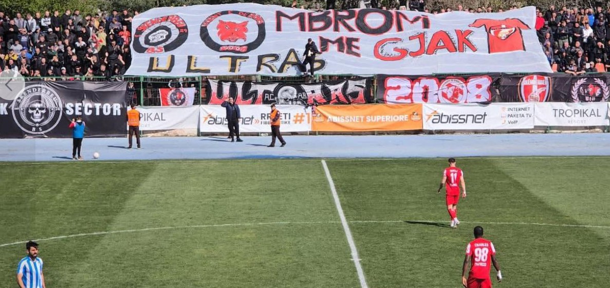 LIVE SUPERIORE 34′: Tirana barazon shifrat në Korçë me një supergol të Ndrecës (video)