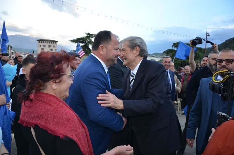 Maliqi i zhgënjyer me prezantimin që i bënë të vetët në Berat: 20 vite karrierë politike, s’mund të mi denigrojë asnjë “kodosh politikan”