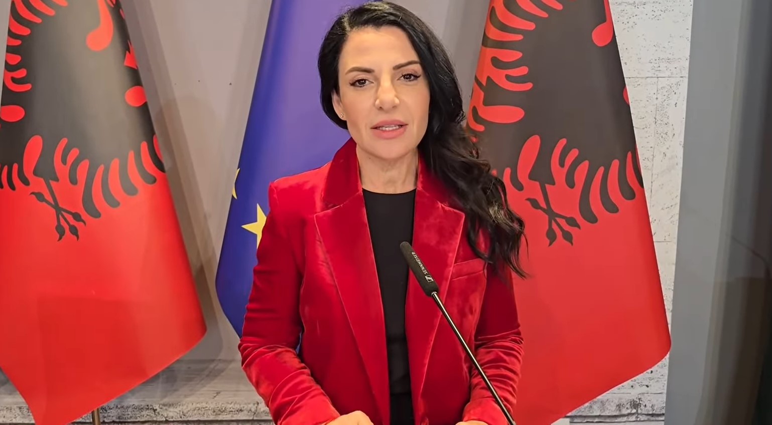 Marrëveshja për hekurudhën Durrës-Rrogozhinë, Balluku: Gur kilometrik në zhvillimin e transportit, një hap më afër BE-së