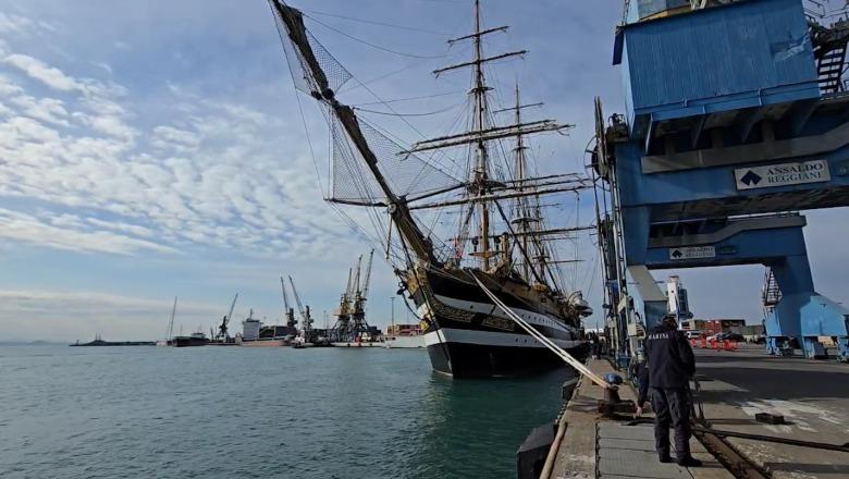 Mbërrijnë në Portin e Durrësit 3 anijet italiane, njëra prej tyre i dhurohet Shqipërisë! ‘Libra’ do jetë pjesë e Flotës Detare