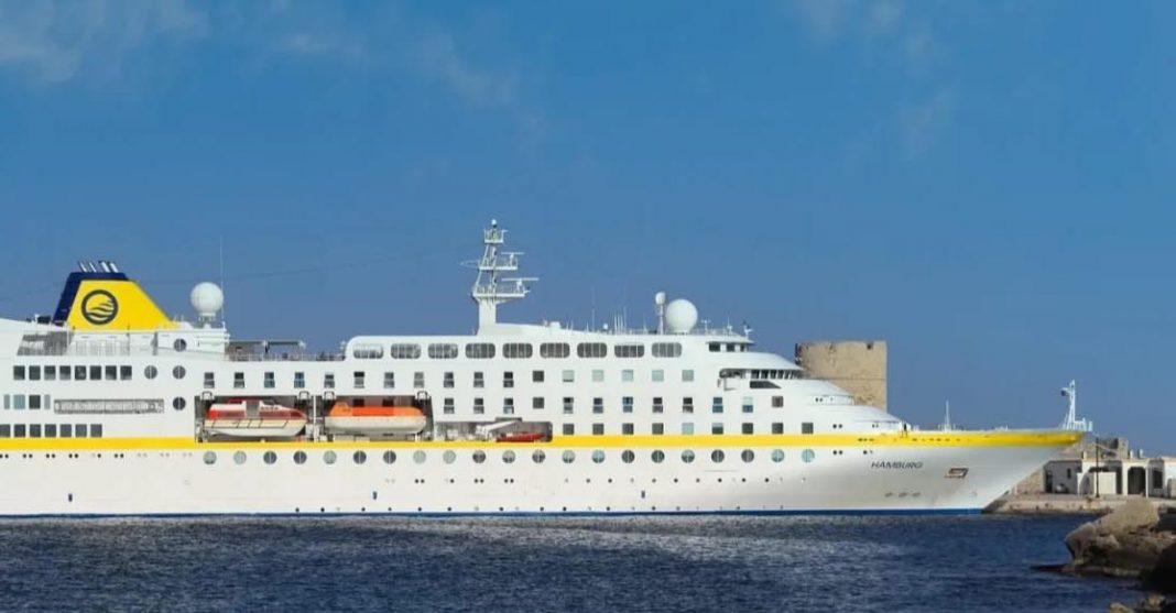 Mbërrin kroçera e para turistike në portin e Vlorës dhe Sarandës