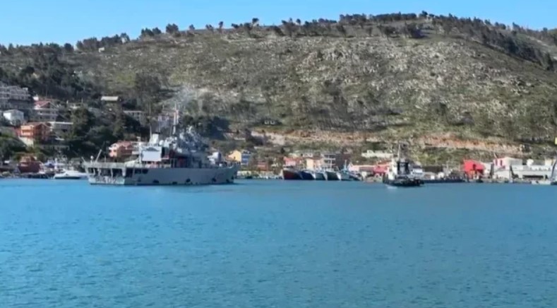 Mbërrin në Portin e Shëngjinit anija ‘Libra’, 40 të dëbuarit e parë nga Italia do të akomodohen në Gjadër