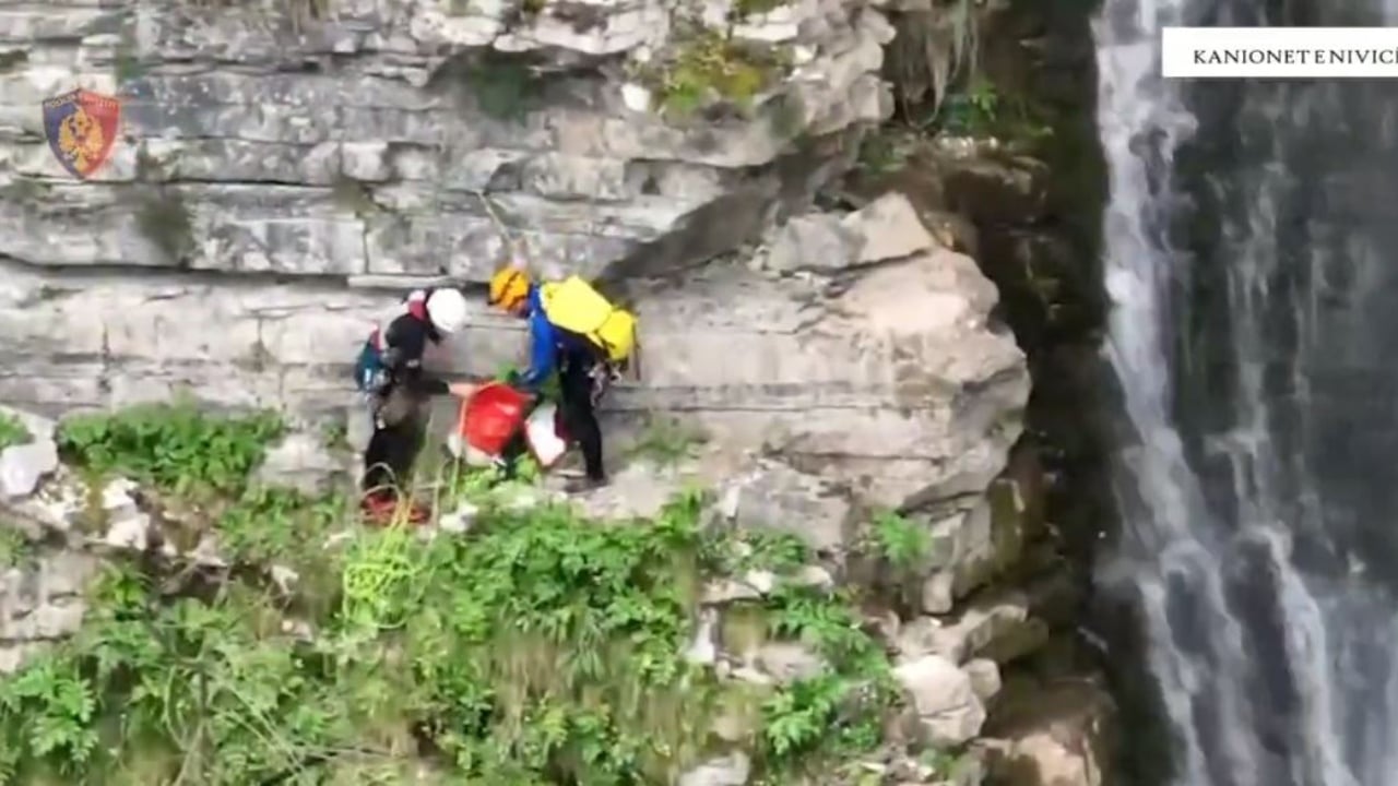 Mbetën të bllokuar në kanionin e Nivicës për shkak të terrenit të vështirë, shpëtohen 7 turistë spanjollë