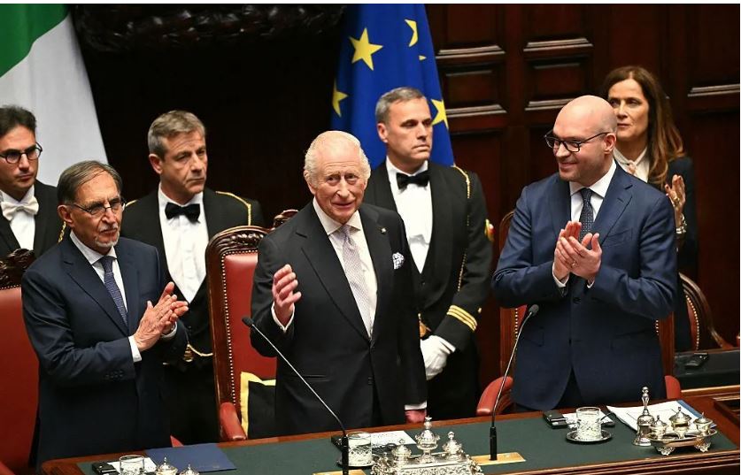 Mbreti Charles mban fjalim në parlamentin italian
