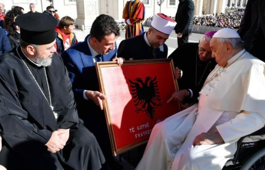 “Mbrojeni thesarin tuaj”, mesazhi i Papa Françeskut për klerikët shqiptarë