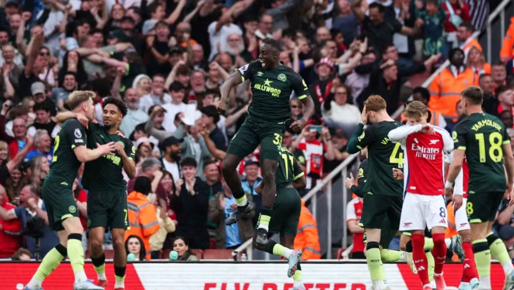 Me mendjen në Madrid, Arsenal ngec në shtëpi dhe afron Liverpool-in gjithnjë e më shumë me titullin (video)