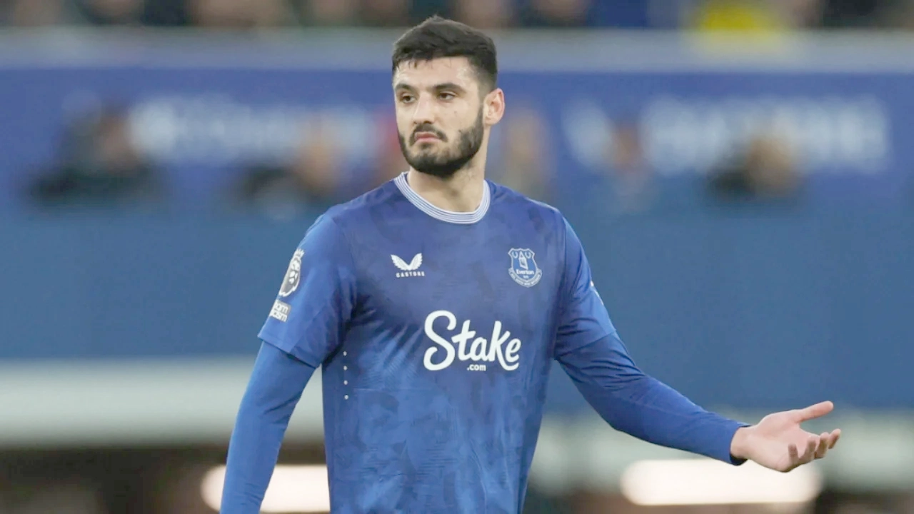 Mediat angleze kritikojnë Brojën: Nuk po bën asgjë për të bindur Evertonin ta mbajë