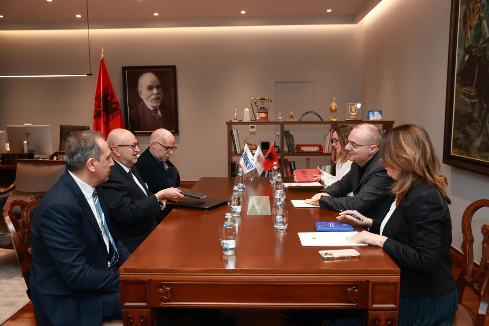 Ministri Hasani takim me kreun e Misionit të Vëzhguesve të OSBE/ODIHR: Shqipëria e angazhuar për të zhvilluar zgjedhje të lira dhe të ndershme