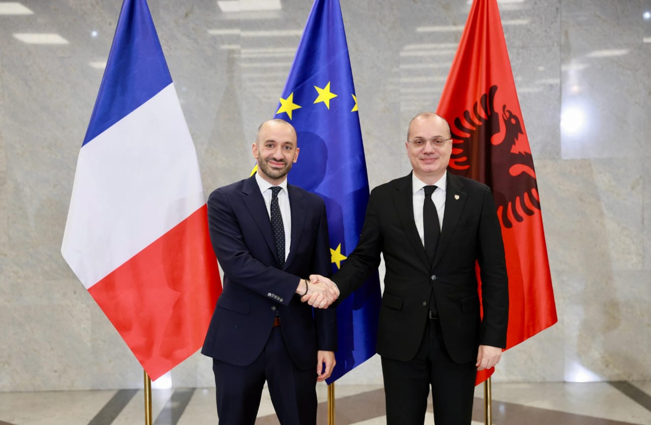 Ministri Hasani takim me Ministrin Francez të Deleguar për Evropën: Avancim i marrëdhënieve shumëdimensionale mes dy vendeve