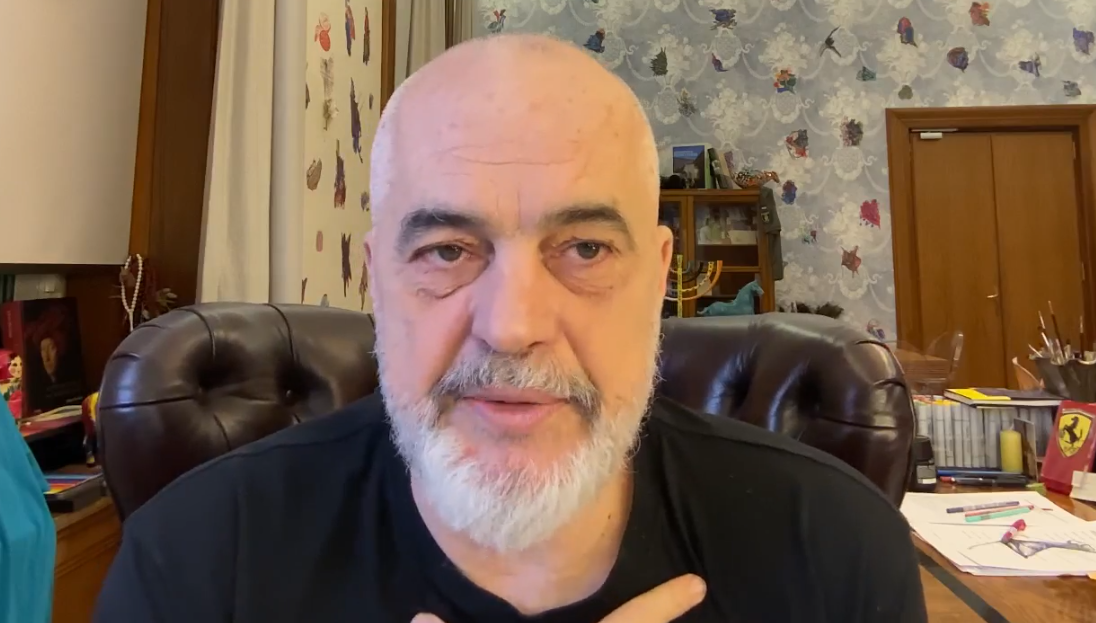 “Mora leje për ta publikuar”/ Rama sqaron foton me zarfin e votës së diasporës: Ja çfarë më tha djali që e dërgoi