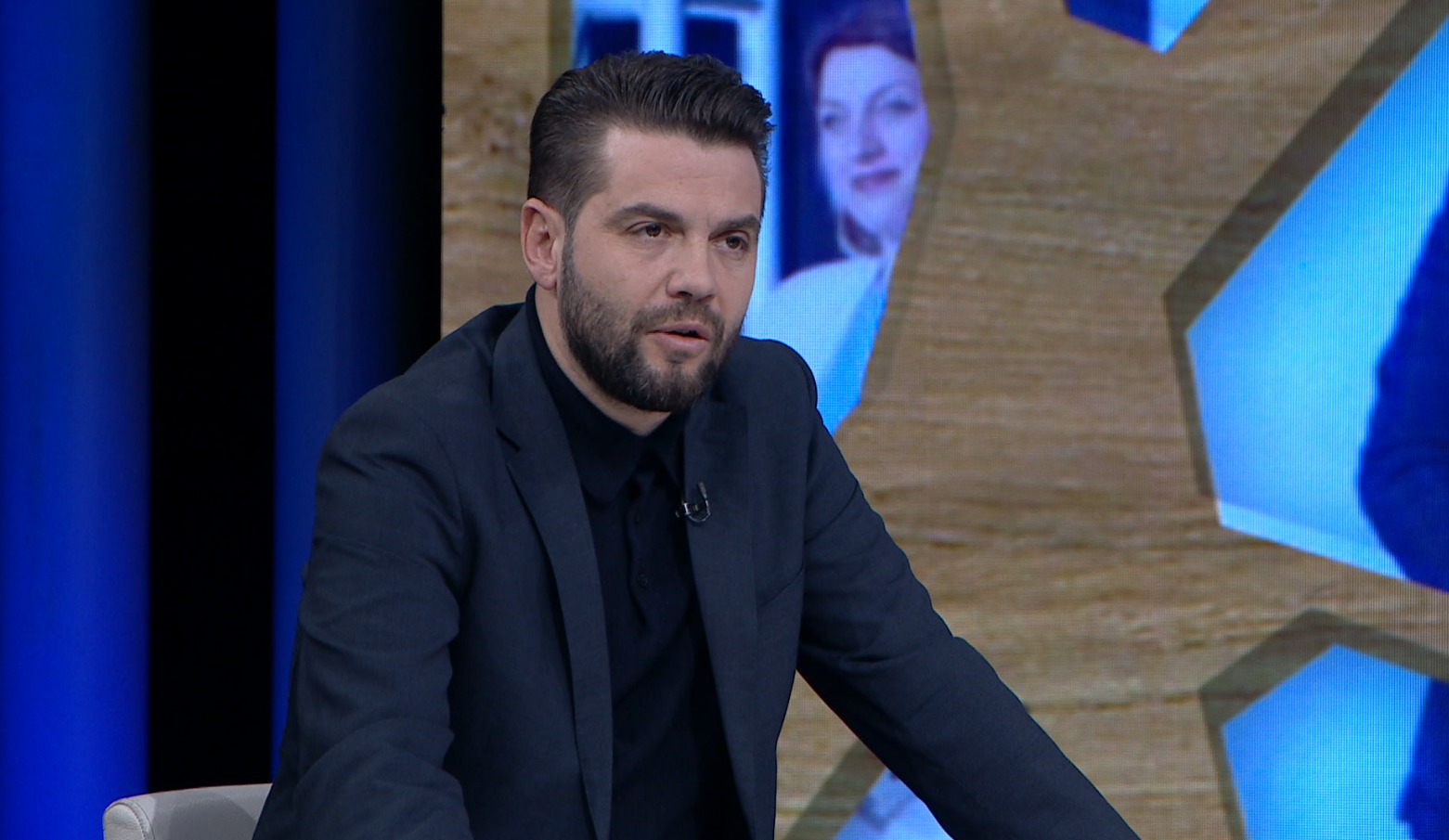 Muçollari: Do paguajmë 200 euro për çdo student që ndjek arsimin e lartë