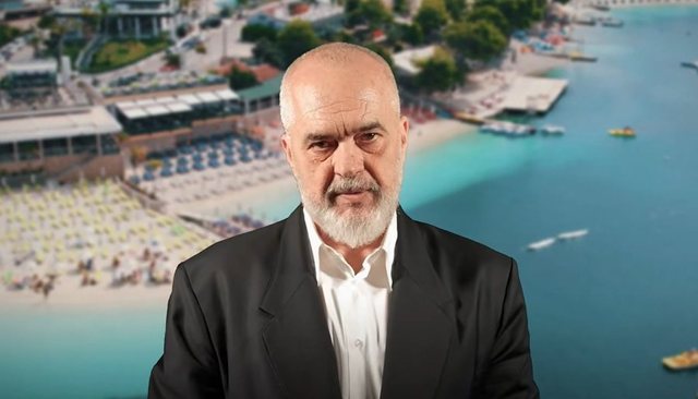 “Mund të mos e duash qeverinë time të poshtër”/ Rama-komentuesit: Suksesi i Shqipërisë turistike, punë e kësaj partie! 11 maji, ditë e bekuar!