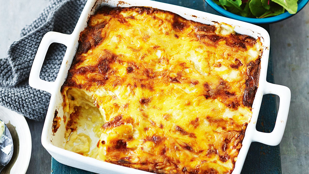 Musaka me Patate – Shije Tradicionale në Tryezë