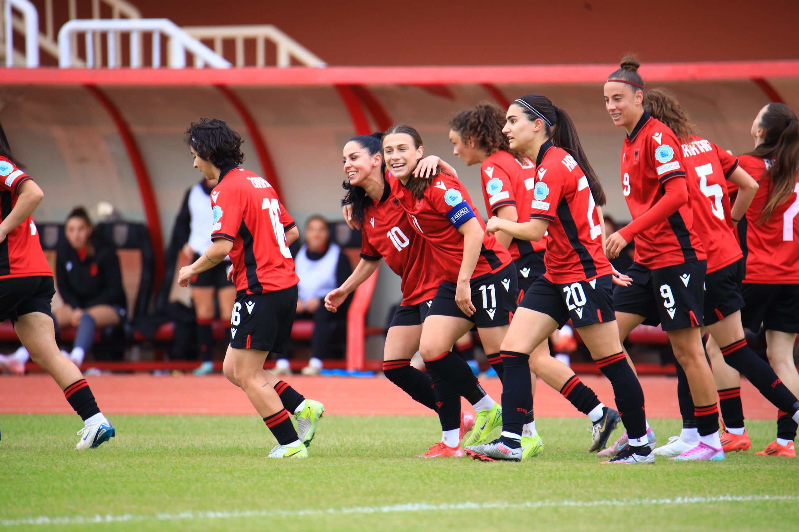 NATIONS LEAGUE | Kombëtarja kuqezi e femrave e nis me “poker” spektakolar (VIDEO)