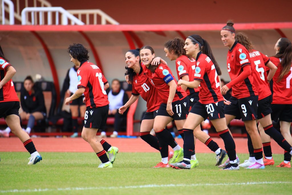 Nations League, vajza/ Kombëtarja fiton thellë me Kroacinë