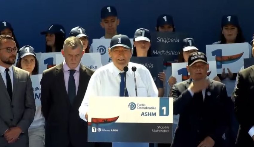 Ndarja nga jeta e Papa Françeskut/ Berisha: Burrë i madh i njerëzimit dhe mik i shquar i kombit shqiptar