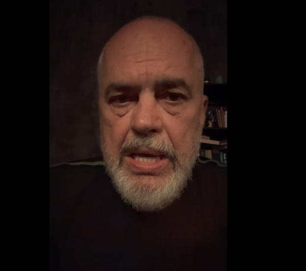 Ndjesa publike e kryeministrit Rama, në mesnatë (video)