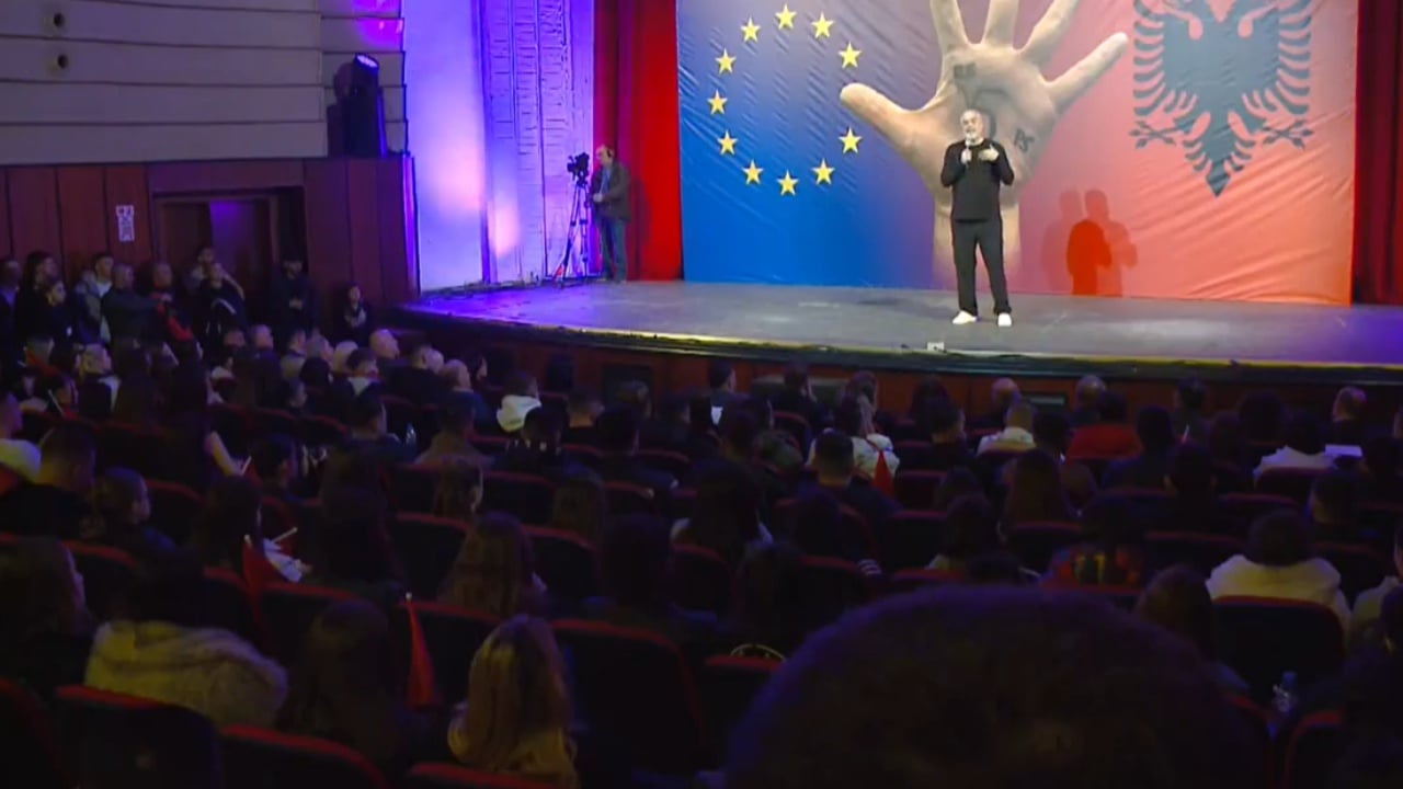 “Në 11 maj synojmë 1 mln vota”, Rama takim me të rinjtë e Durrësit, sulmon opozitën: Nuk i kemi as përballë, janë mbrapa!