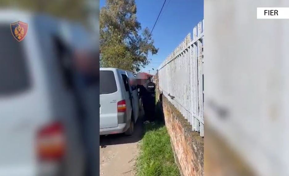 Në fillim i qëlluan me armë dhe më pas i përplasën me makinë, zbardhet ngjarja e rëndë ndaj nënë e bir në Fier! Arrestohet 66-vjeçari, në kërkim djali