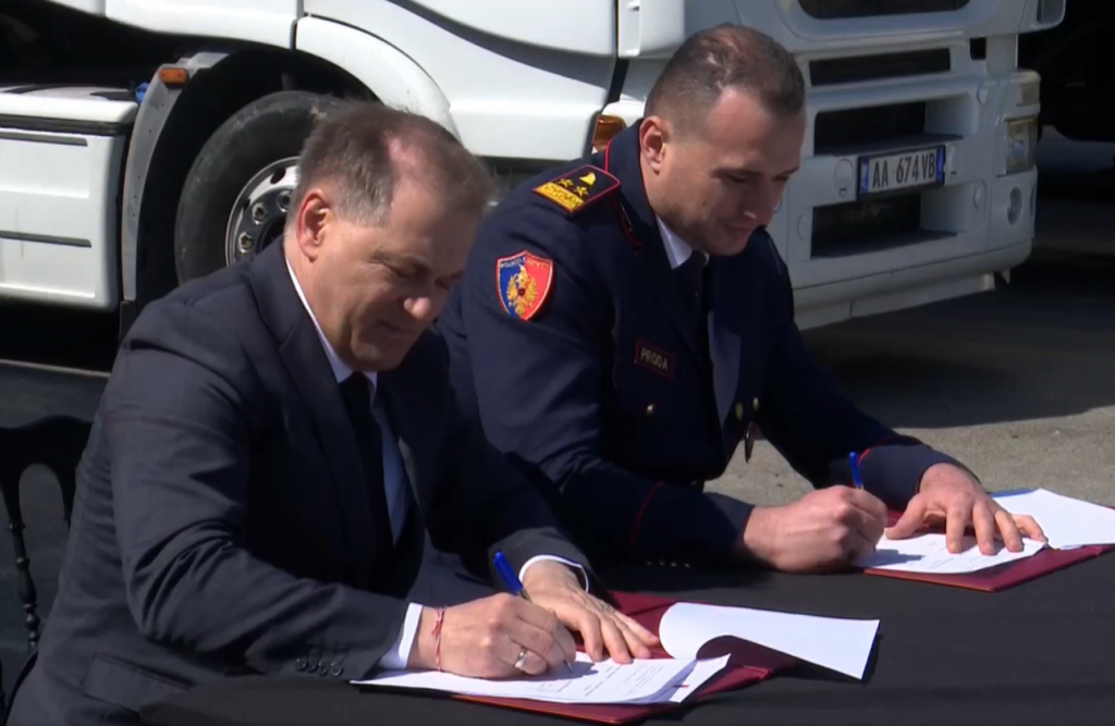 Nënshkruhet marrëveshja mes Doganave dhe Policisë për lehtësimin e procedurave të eksportit